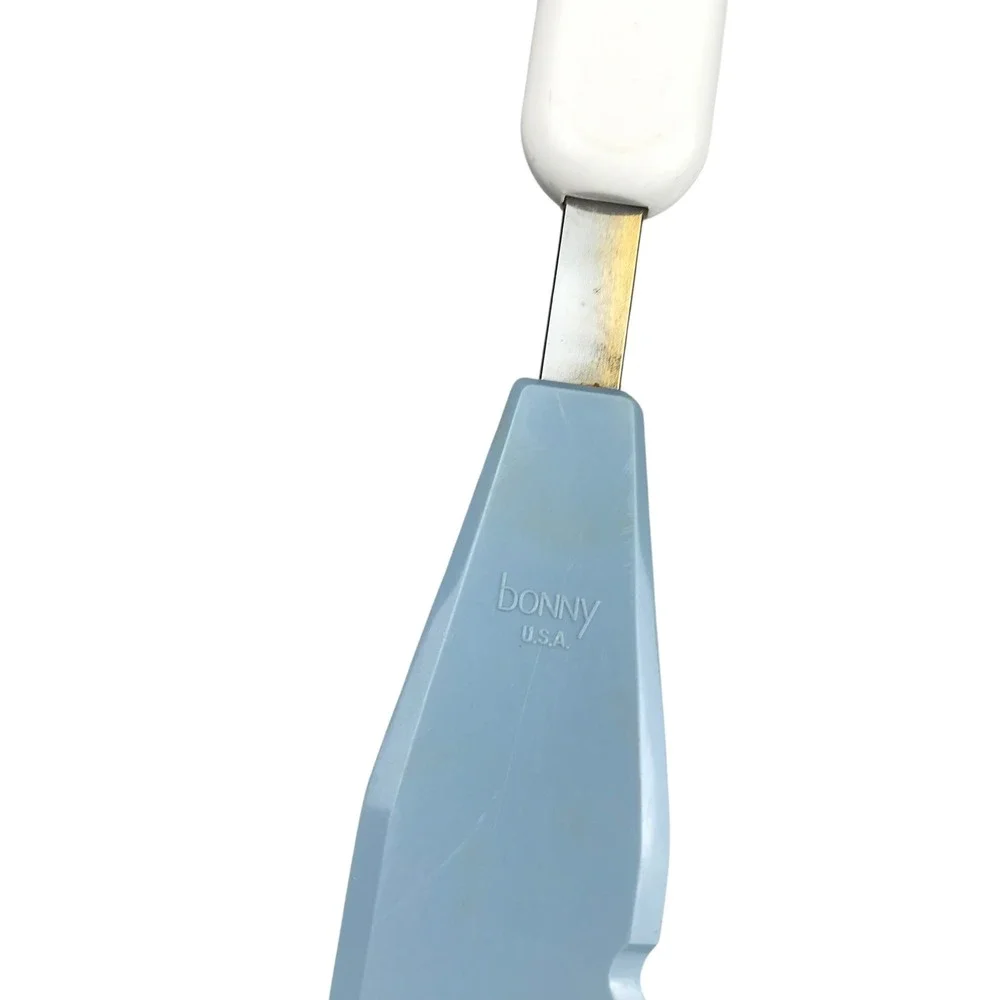 Bonny U.S.A. Serrated Edge Spreader Knife Pale Yellow Handle Kitchen Gadget A72Q